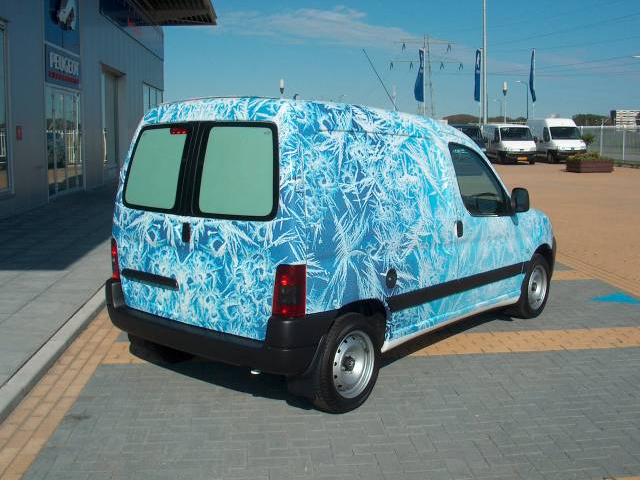 Bestelbus met ijspatroon-wrap